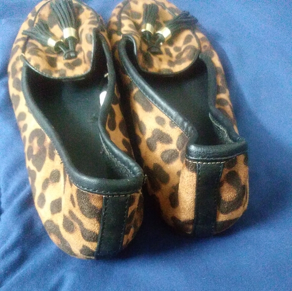 Merona Womens 7 M Black Tan Pointed Toe Leopard Print Flats Slip On Shoes Casual - Picture 2 of 4